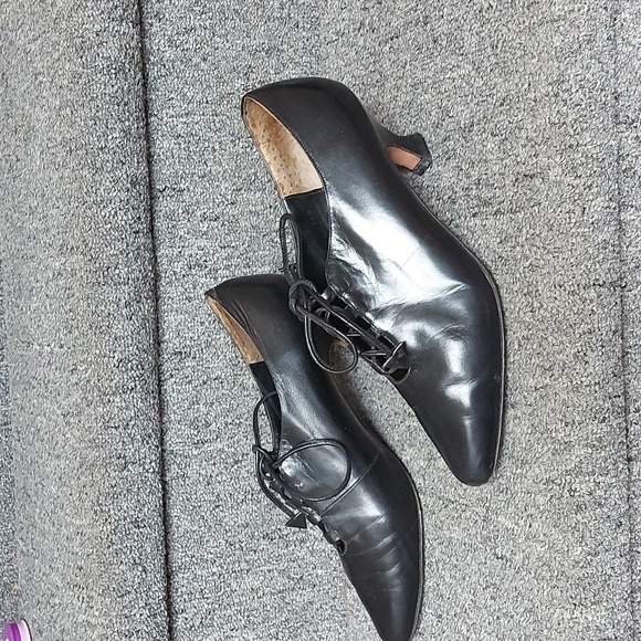 Heeled lace up leather pumps - Picture 2 of 7